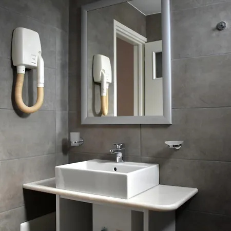 Aegeon מלון מילופוטאס